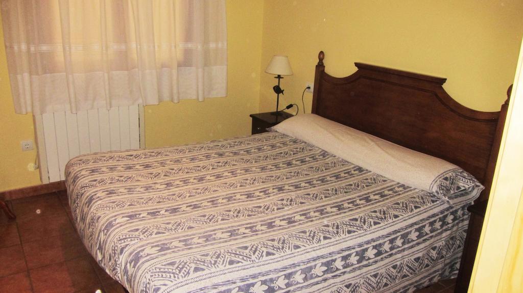 Apartaments La Fabrica Horta de Sant Joan Zimmer foto