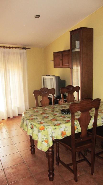 Apartaments La Fabrica Horta de Sant Joan Zimmer foto