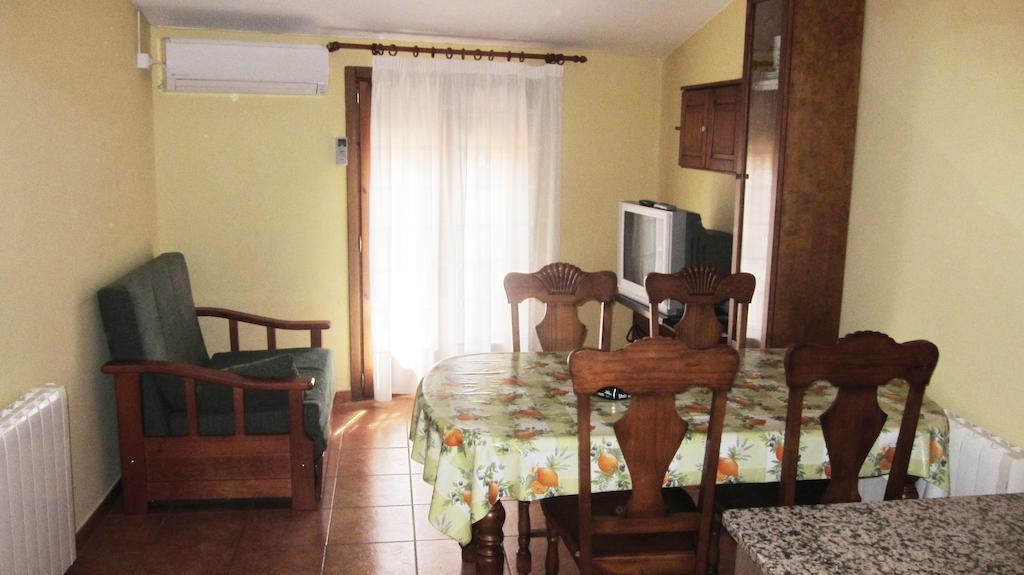 Apartaments La Fabrica Horta de Sant Joan Zimmer foto